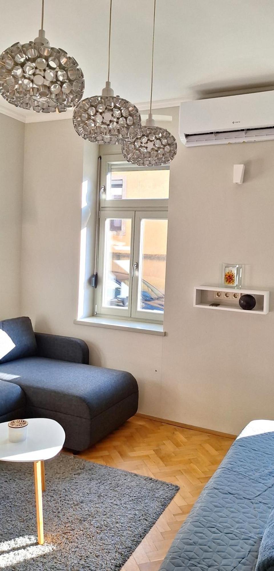 Lena'S Apartman Pécs Zewnętrze zdjęcie